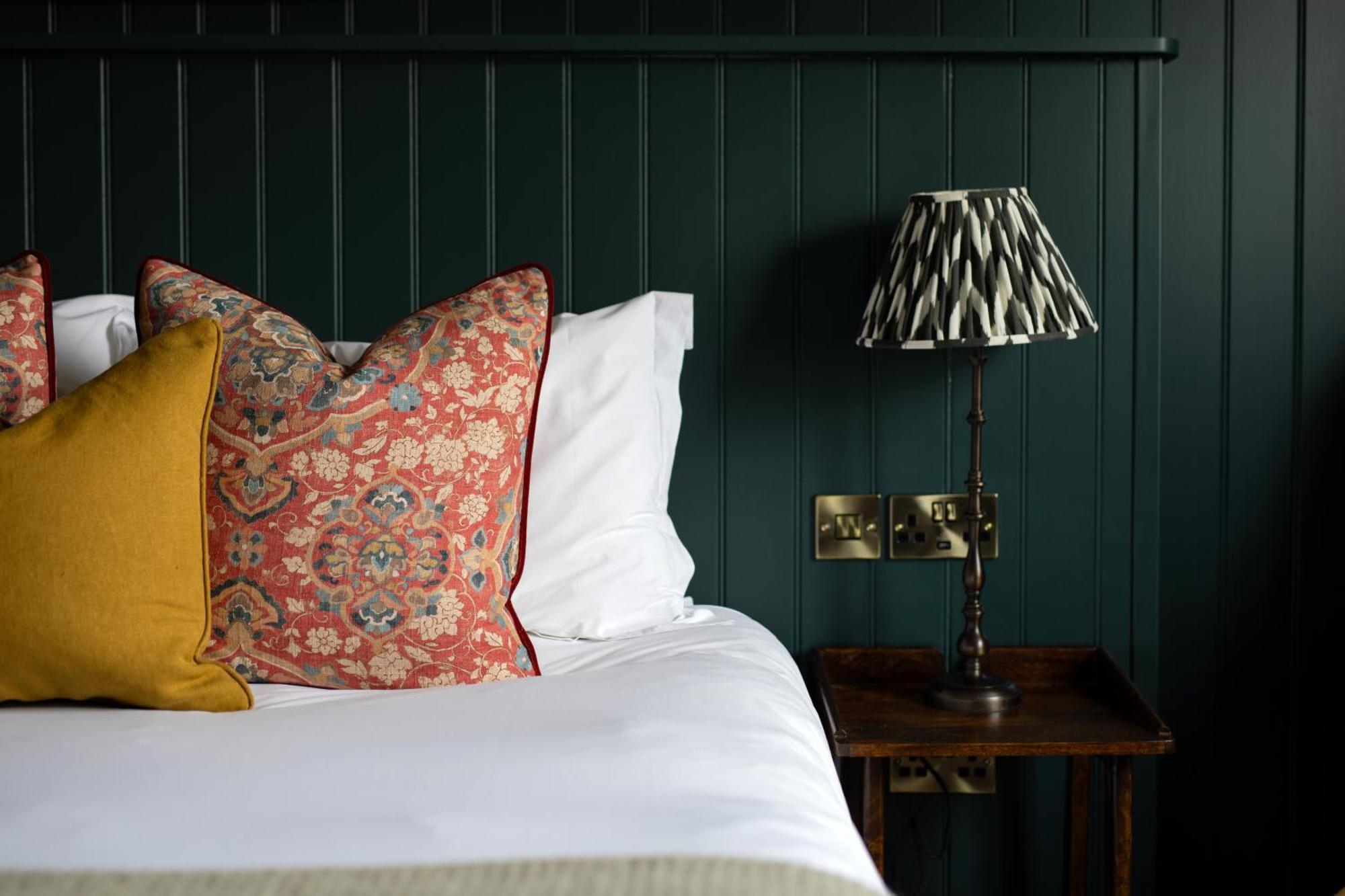 The Bridge Hotel Chertsey Eksteriør bilde