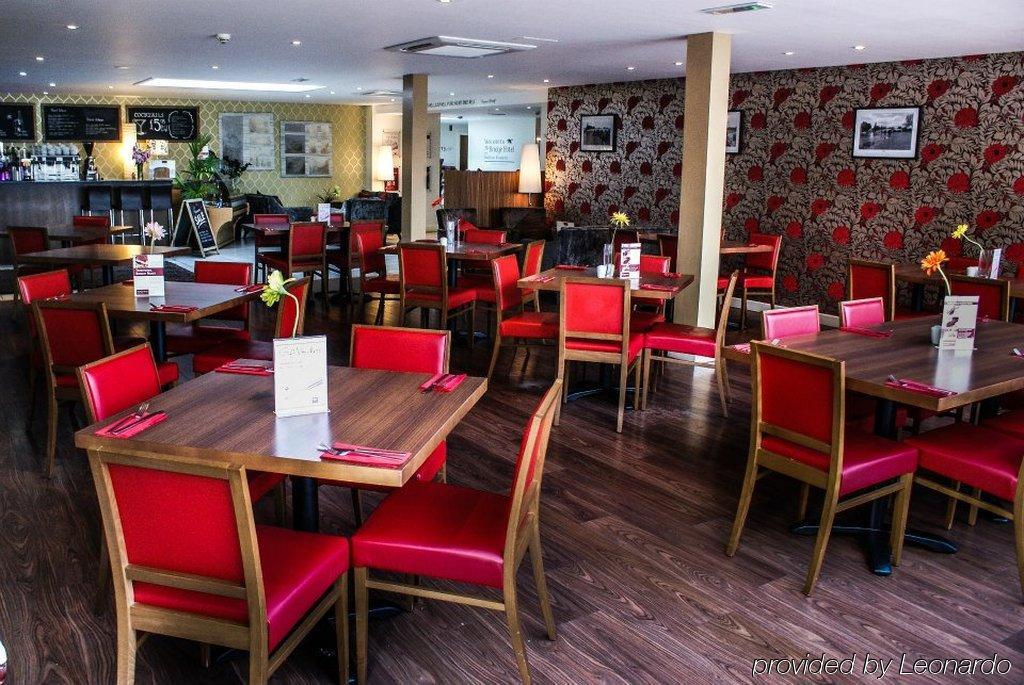 The Bridge Hotel Chertsey Eksteriør bilde