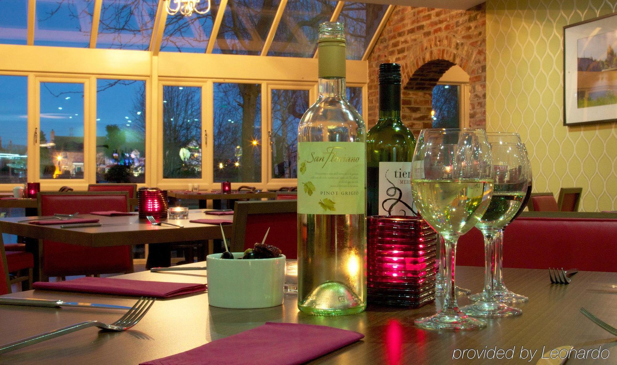 The Bridge Hotel Chertsey Eksteriør bilde