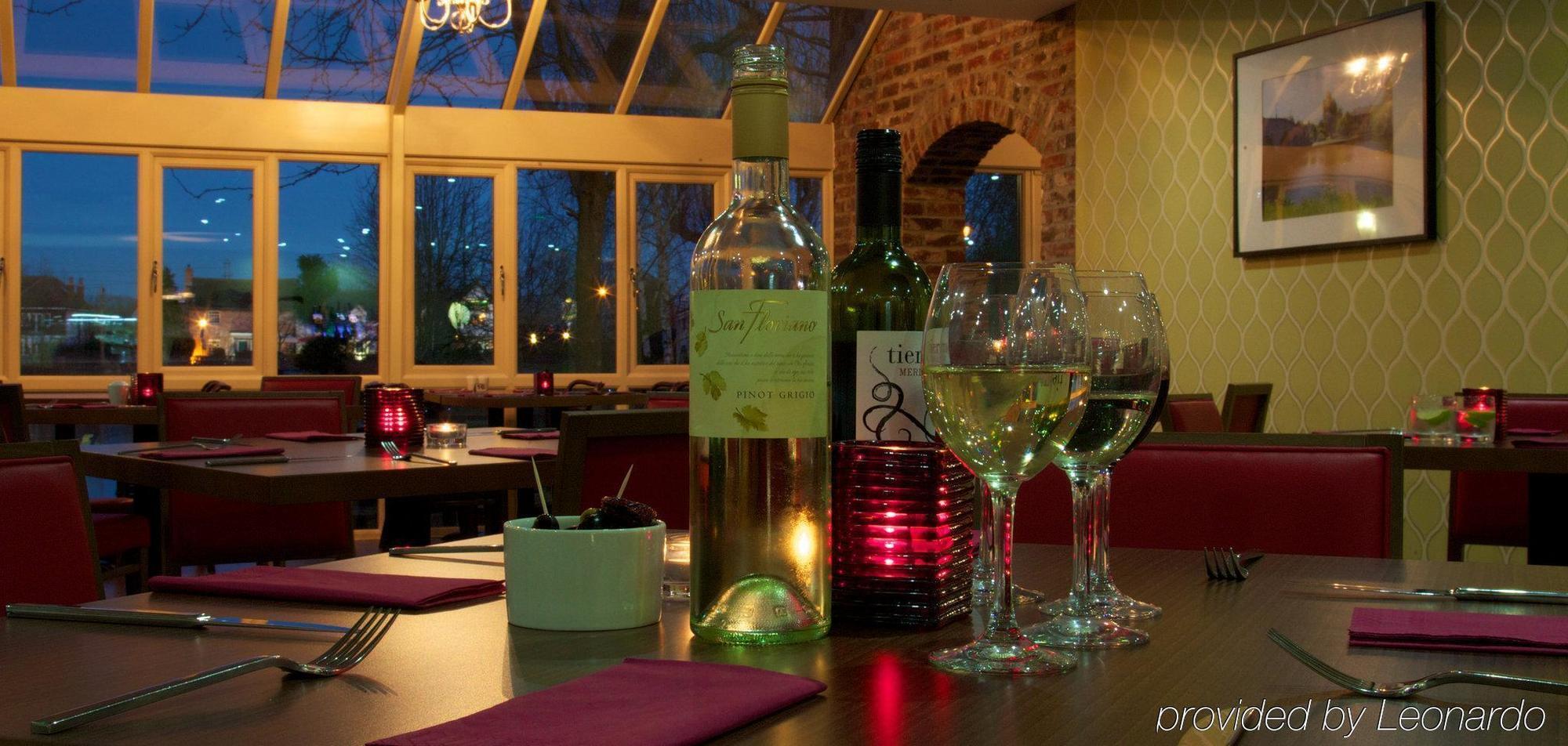 The Bridge Hotel Chertsey Restaurant bilde